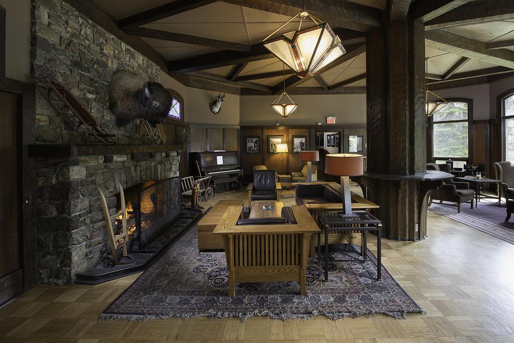 Deer Lodge Лейк-Луїз Екстер'єр фото
