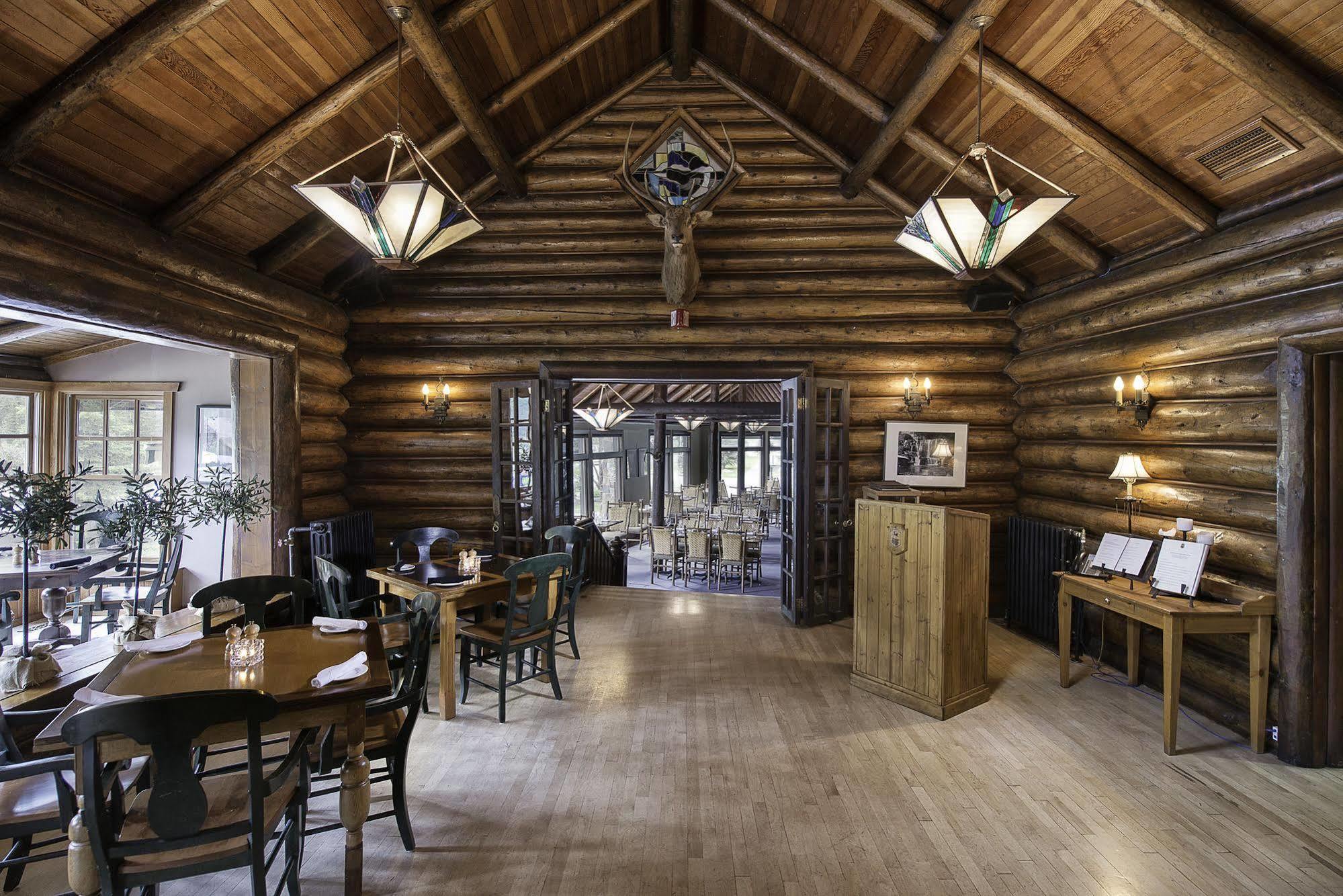 Deer Lodge Лейк-Луїз Екстер'єр фото